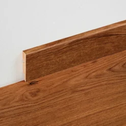 Berryalloc teak brun sokkellist 2,4m