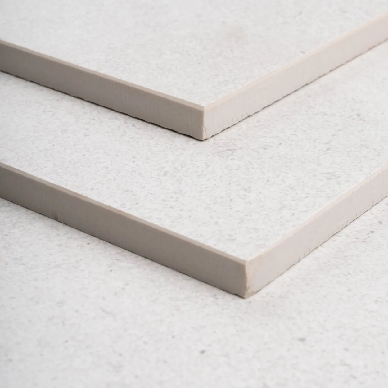 Cemento rasato bianco 30x30 9mm