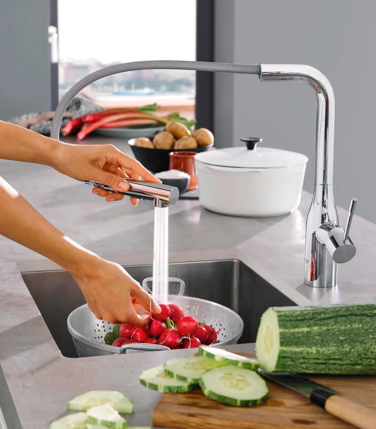 Grohe essence new kjøkkenarmatur m/l-tut