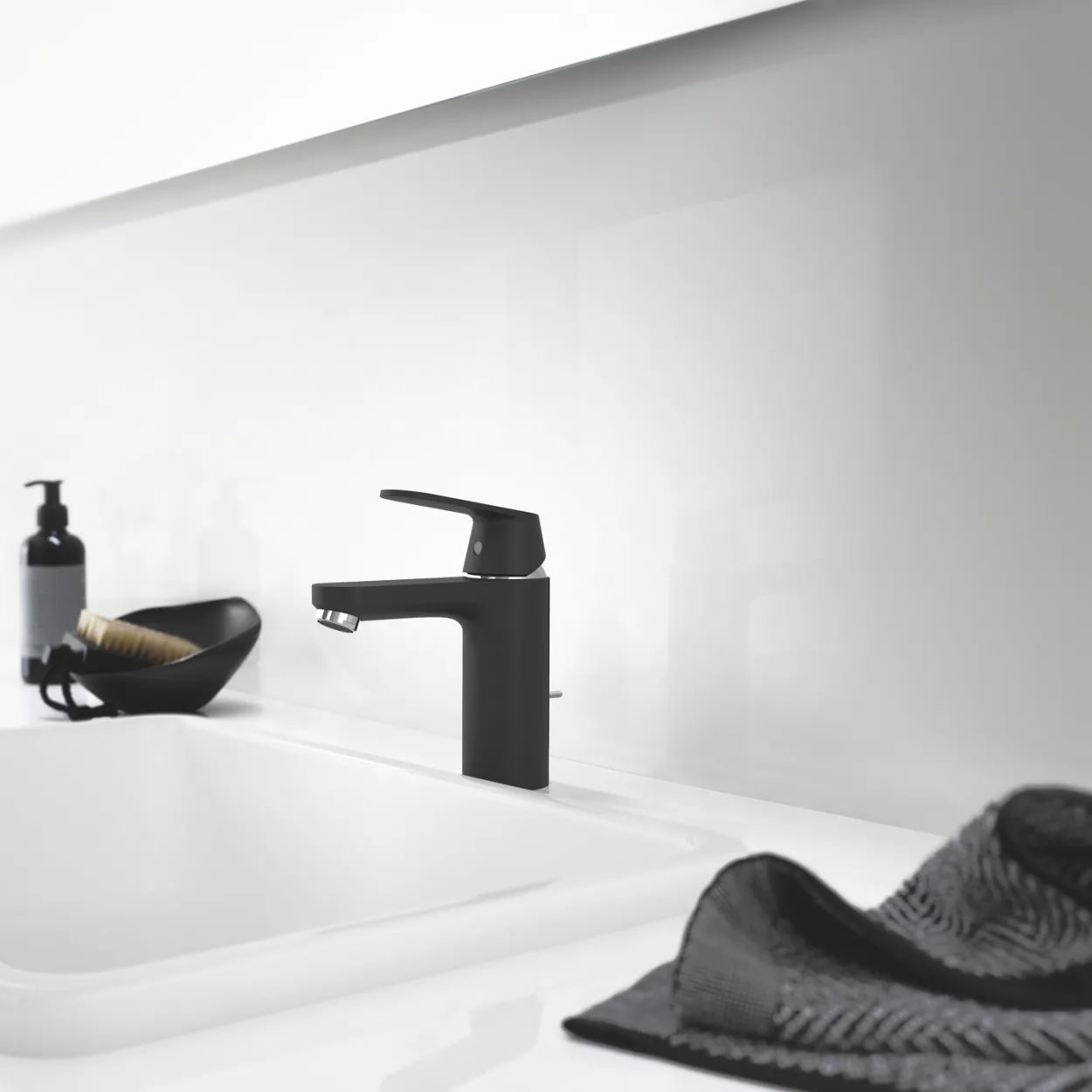 Grohe eurosmart cosmopolitan servantbatteri m/ oppløftsventil, matt sort