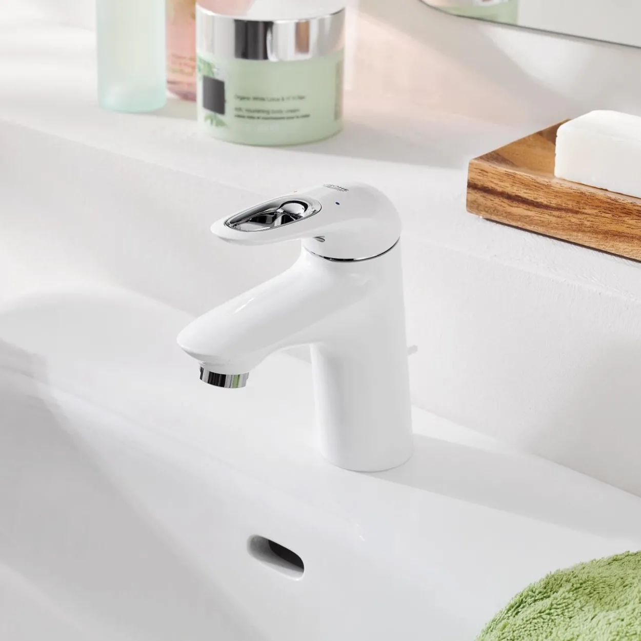Grohe eurostyle servantbatteri small m/oppløftsventil, hvit/krom