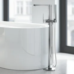 Grohe plus frittstående badekararmatur for gulvmontering m/hånddusj krom