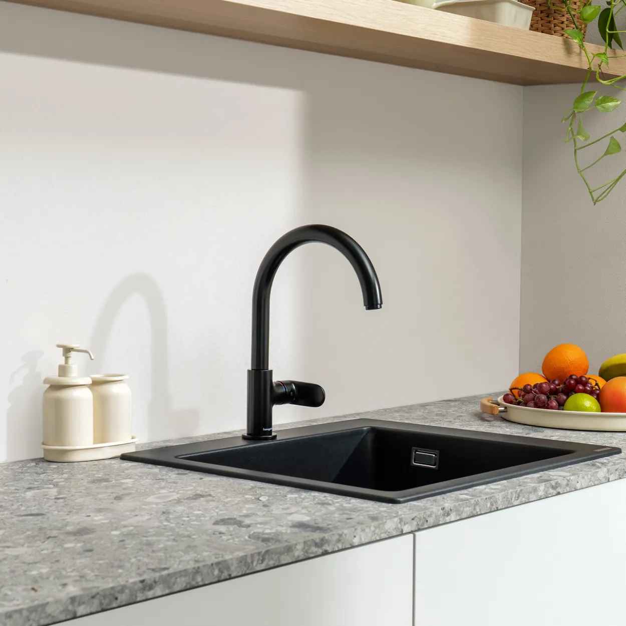 Hansgrohe vernis blend m35 kjøkkenarmatur matt sort