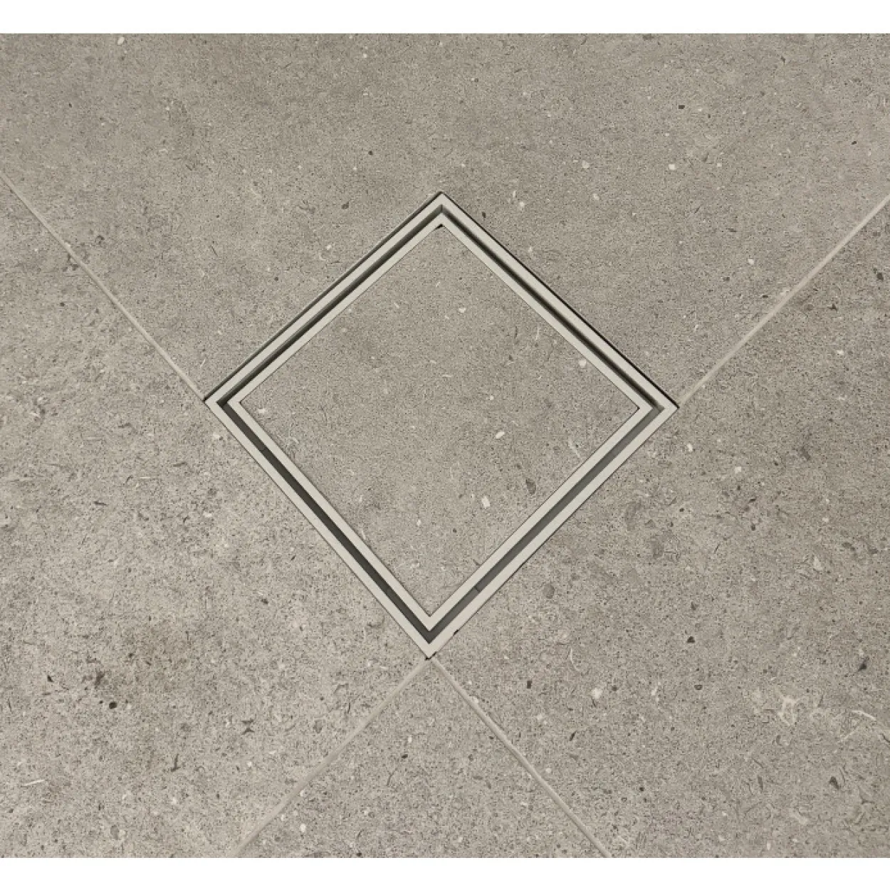 Slukrist tile in 20x20 cm stone finish sandsten