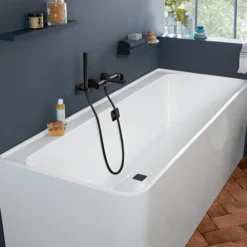 V&b collaro badekar 180x80 back to wall høyre med avløpssett i matt sort