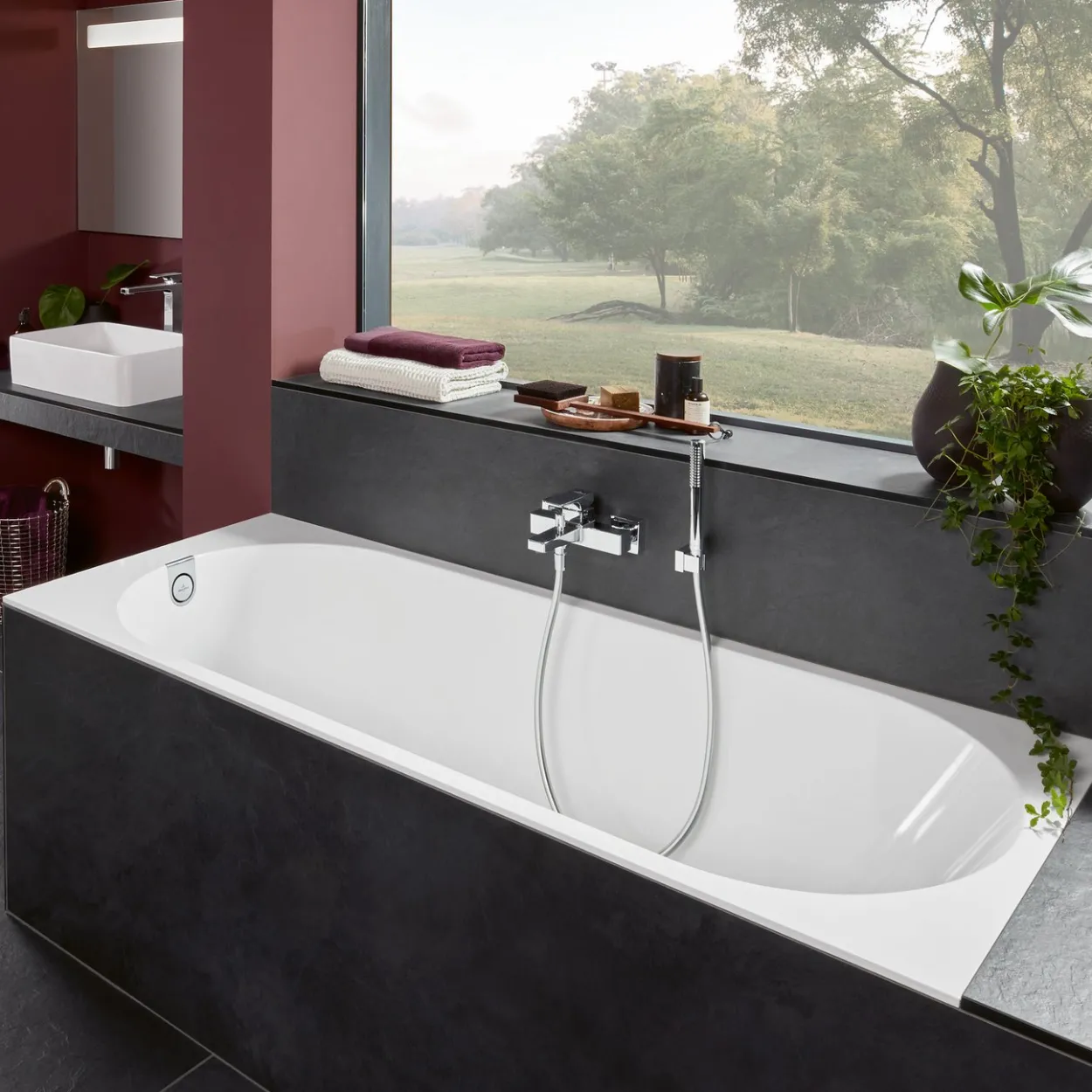 V&b oberon 2.0 solo badekar 180x80 for innbygging hvit alpin m/avløpssett i sort/stone white