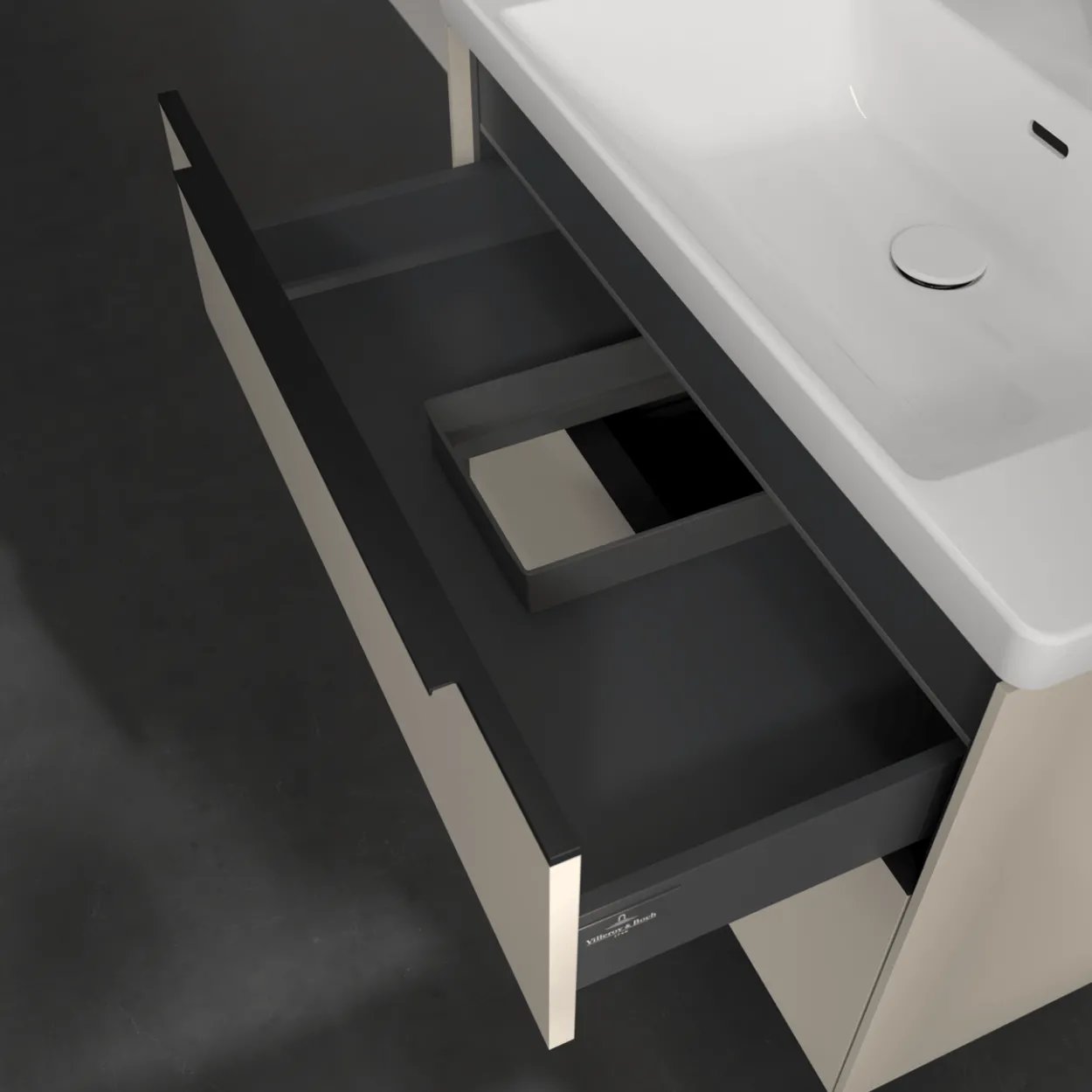 V&b subway 3.0 servantskap 77x57 cashmere grey m/lys håndtak i volcano black