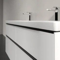 V&b subway 3.0 servantskap 127x57 f/dobbel servant brilliant white m/lys håndtak i volcano black