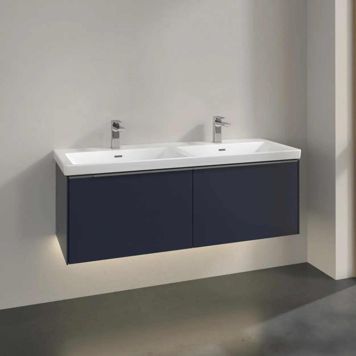 V&b subway 3.0 servantskap 127x42 f/dobbel servant marine blue m/lys håndtak i krom