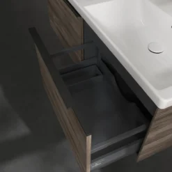 V&b subway 3.0 servantskap 127x42 f/dobbel servant stone oak håndtak i volcano black