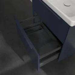 V&b subway 3.0 servantskap 62x57 marine blue håndtak i møbelets farge