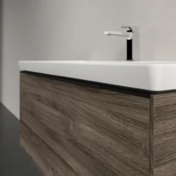 V&b subway 3.0 servantskap 97x42 stone oak m/lys håndtak i volcano black