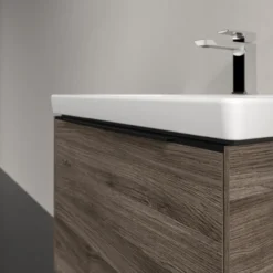V&b subway 3.0 servantskap 66x42 stone oak m/lys håndtak i volcano black