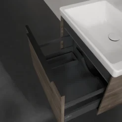 V&b subway 3.0 servantskap 57x42 stone oak m/lys håndtak i volcano black